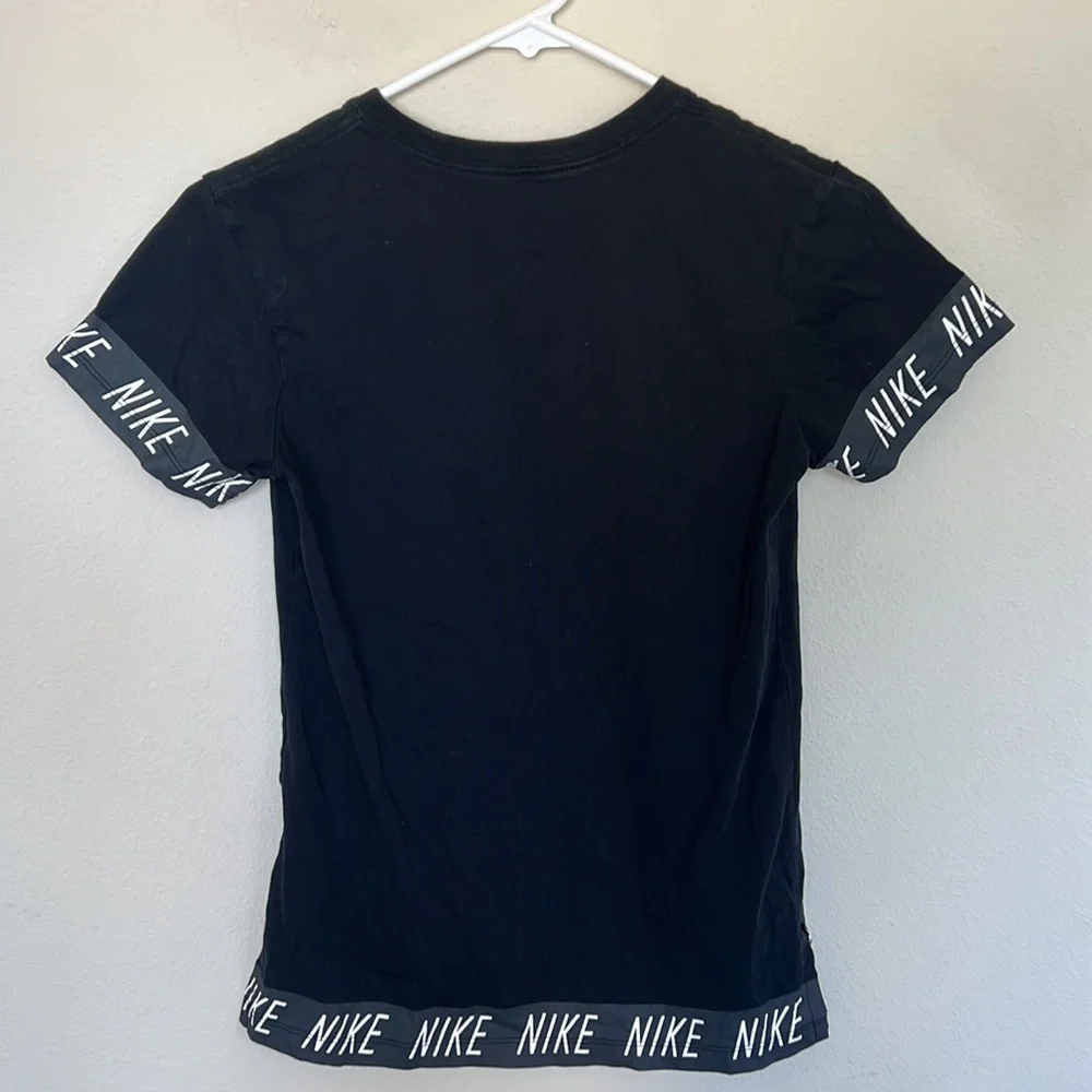 Girls Nike Tee - Picture 4 of 6